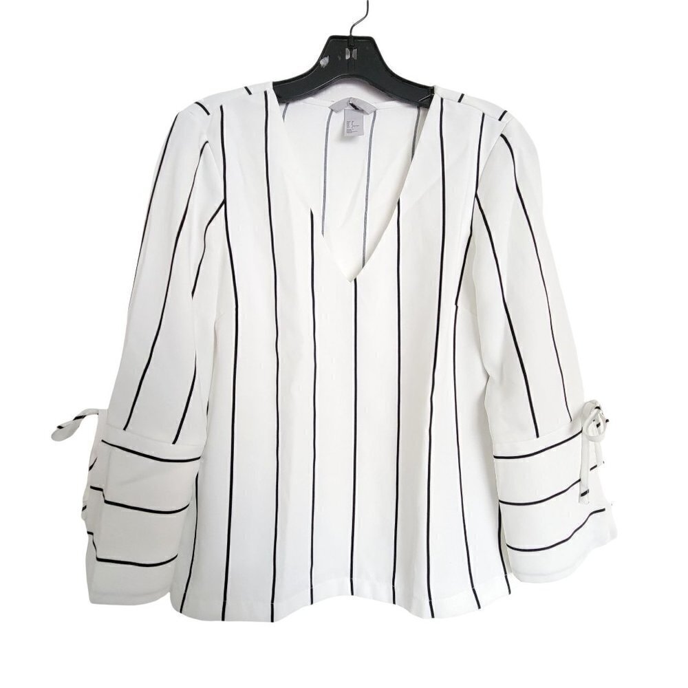 H&M V Neck Striped Black White 3/4 Sleeve Tie Wide Cuff Silky Smooth Blouse Sz 0